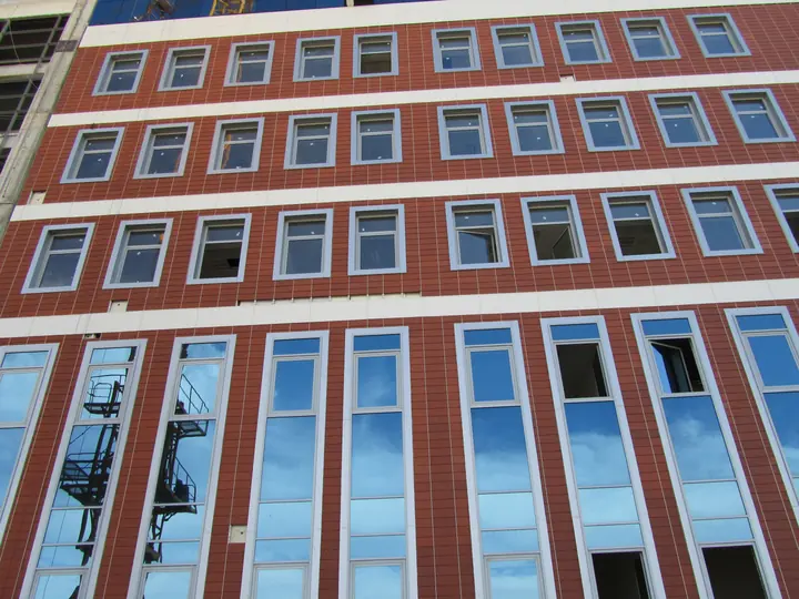 Façade surface and application detail — 09