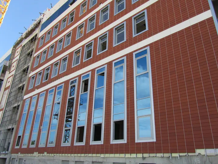 Façade surface and application detail — 18